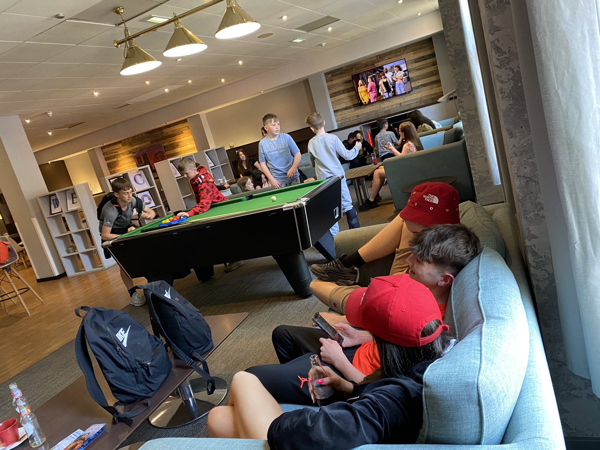 Gryffe Physics (@gryffephysics) on Twitter photo Lovely train ride to York now arrived at the hotel- heading off to the chocolate story . <a href="/GryffeHighSch/">Gryffe High School</a> Lovely train ride to York now arrived at the hotel- heading off to the chocolate story . <a href="/GryffeHighSch/">Gryffe High School</a>