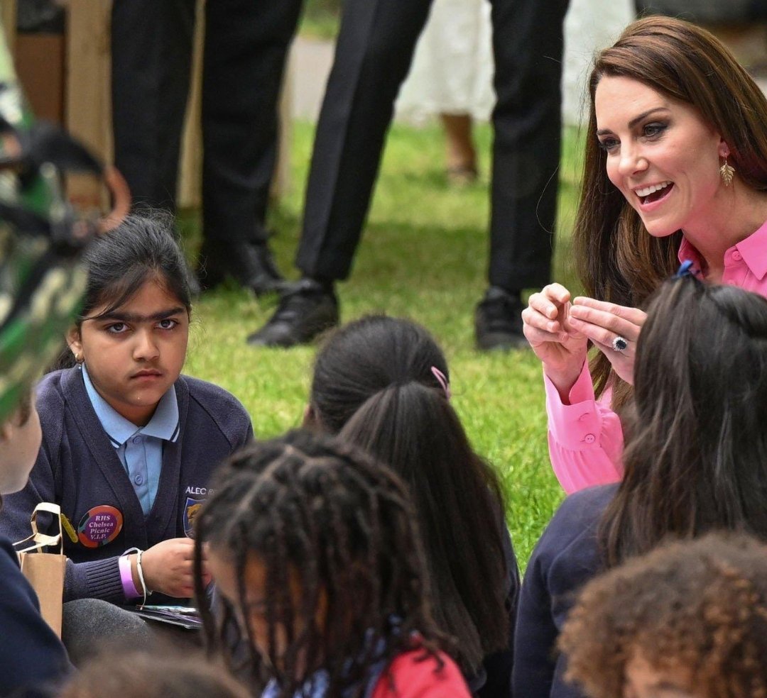 Julia44993's tweet image. I've been laughing for 10 minutes now. The diversity PR is not really PRing 😭