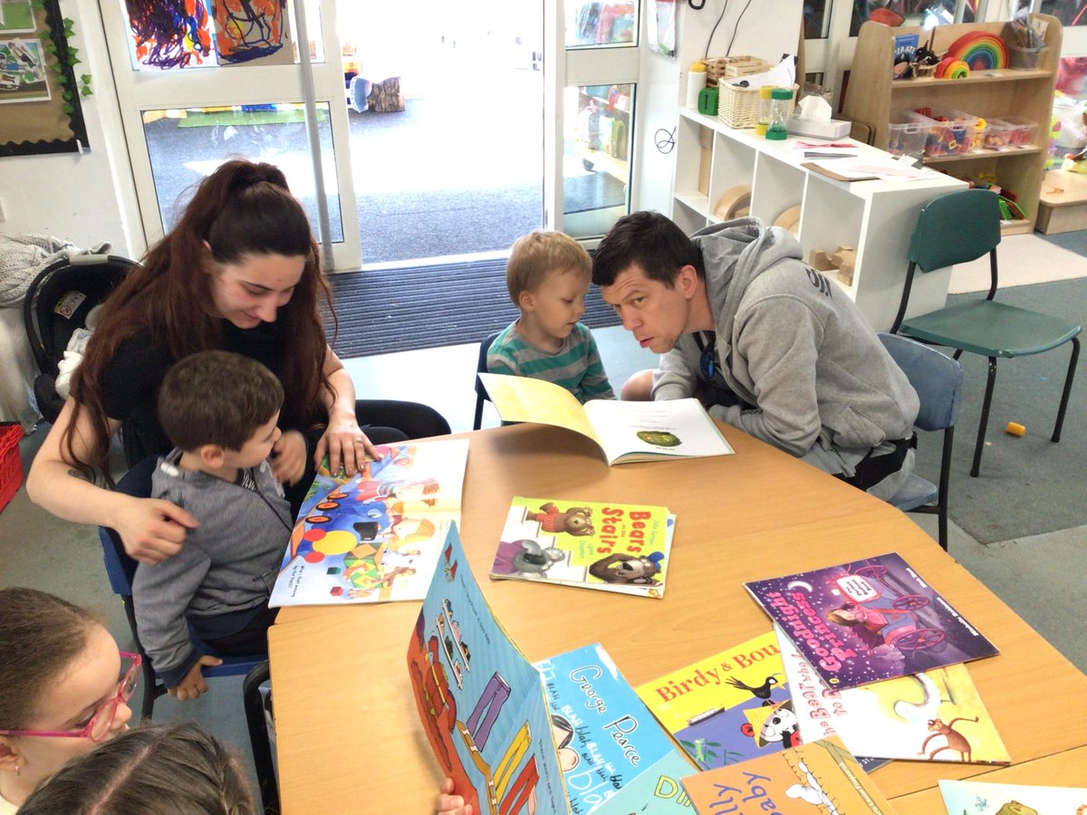rougebouillon's tweet image. This morning, nursery parents were invited to stay and share a story. A selection of books in different languages was available. Hannah, the speech and language  therapist was also on hand to discuss language concerns. #storytime #supportiveparents #readingtoyourchild