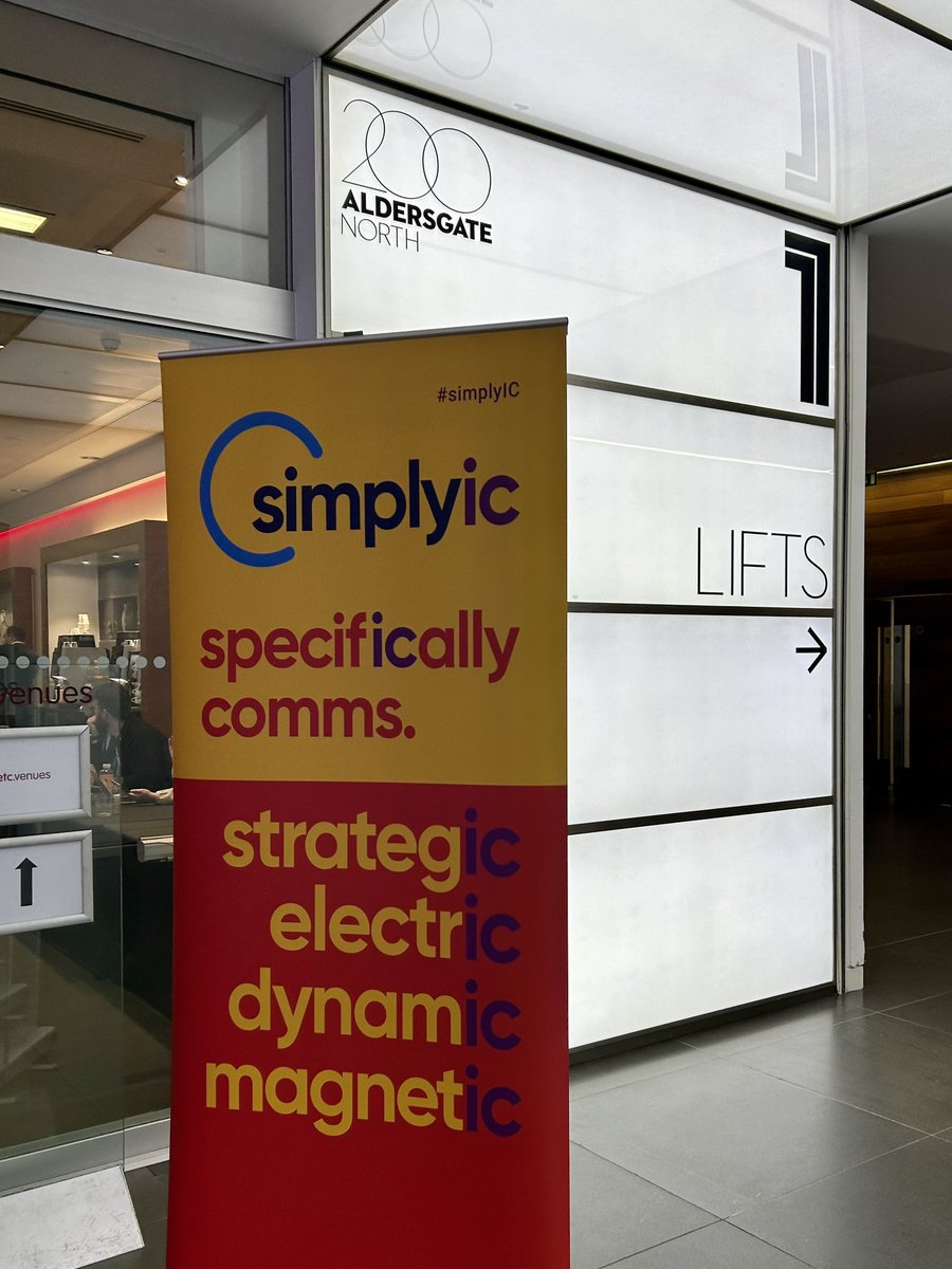 warwie90's tweet photo. Spending the afternoon at #simplyIC! Such a timely and interesting session from @EmmaPeopleLab about moving from transactional to transformative #internalcomms (by design). Lots to think about… 💭 https://t.co/8KQaiZtW5w