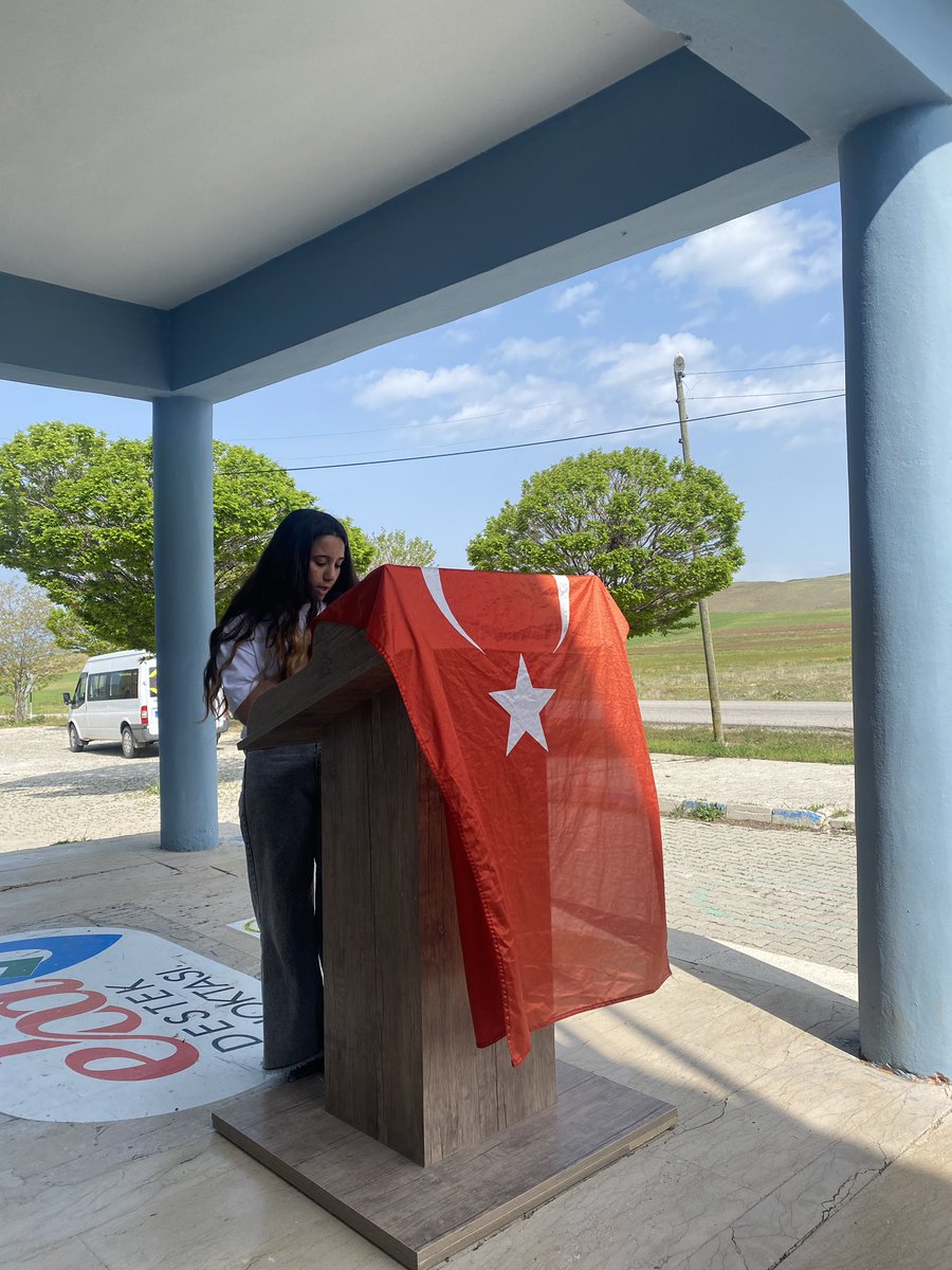 CanikCpal's tweet photo. Gençlere armağan, 19 Mayıs Atatürk’ü Anma Gençlik ve Spor Bayramımızı şiirler, günün anlam ve önemini belirten konuşmalar, jimnastik gösterisi, futbol ve basketbol maçları eşliğinde büyük bir coşku ile kutladık.. 🤍🇹🇷🤍 https://t.co/VFqJffq9Cp