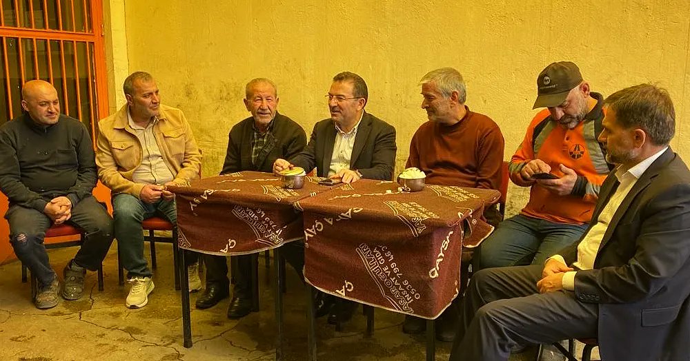 Selami__Altinok's tweet photo. Sanayi'de ikinci durağımız Demirciler Sitesi oldu.
Demir Ustalarımıza ne sorun varsa takipçisi olacağımızı söyledik. 
Şehrin temel ekonomisini oluşturan esnafımızın dün olduğu gibi, yarında yanında olacağız...

#Erzurum #Secim2023 #AKParti #sanayi #demirciler https://t.co/BsUNQs5Vdj