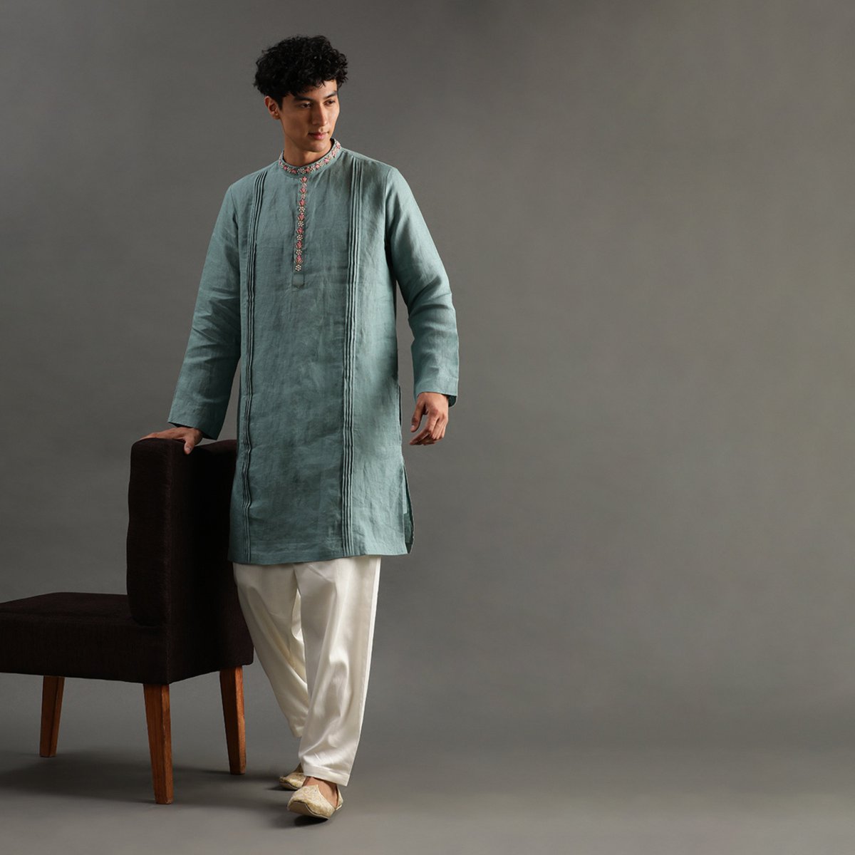 Embrace the calming allure of sage🤩
#MensEthnicWear
#TraditionalThreads
#EthnicElegance
#CulturalFashion
#HeritageStyle
#RoyalAttire
#FashionRevival
#TimelessTradition
#CulturalRoots
#EthnicChic