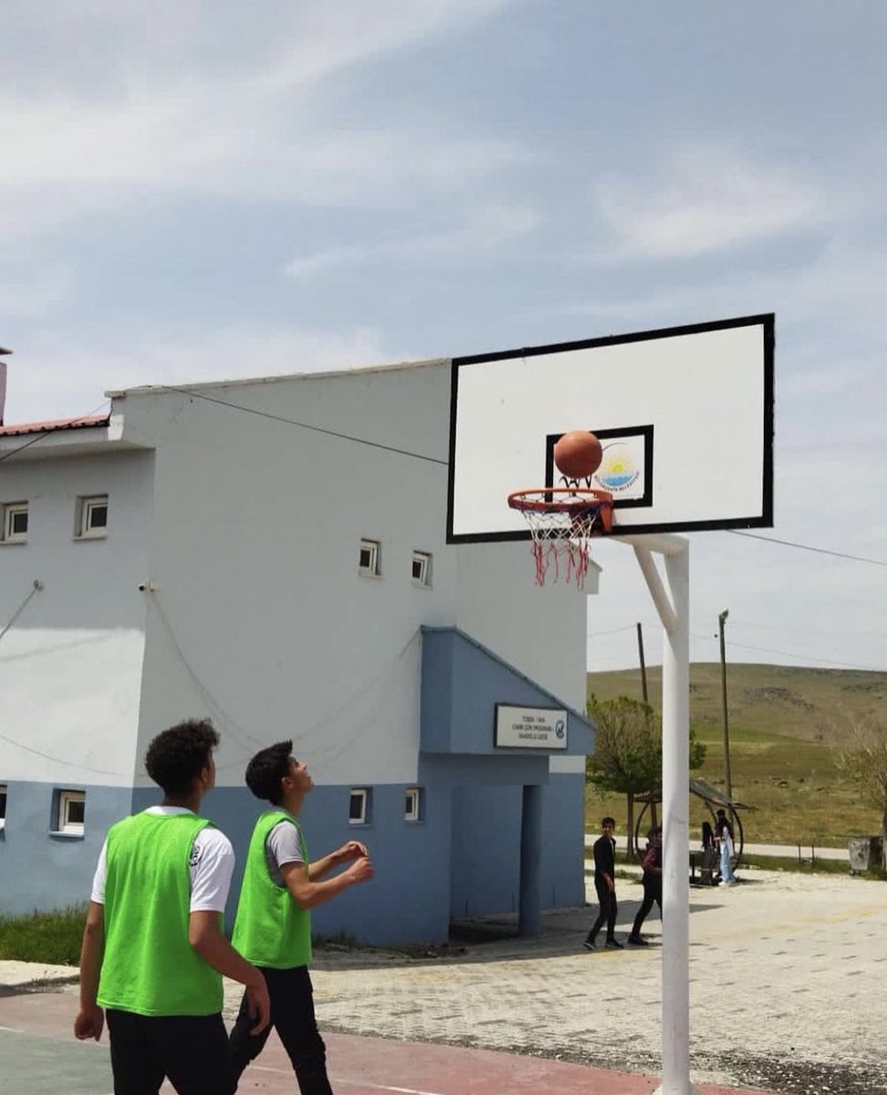 CanikCpal's tweet photo. Gençlere armağan, 19 Mayıs Atatürk’ü Anma Gençlik ve Spor Bayramımızı şiirler, günün anlam ve önemini belirten konuşmalar, jimnastik gösterisi, futbol ve basketbol maçları eşliğinde büyük bir coşku ile kutladık.. 🤍🇹🇷🤍 https://t.co/EGcNUdUGZ4