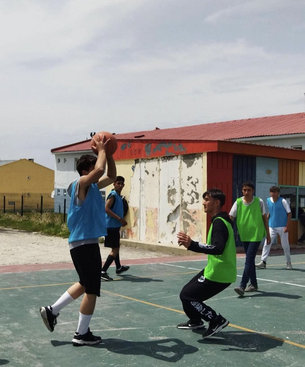 CanikCpal's tweet photo. Gençlere armağan, 19 Mayıs Atatürk’ü Anma Gençlik ve Spor Bayramımızı şiirler, günün anlam ve önemini belirten konuşmalar, jimnastik gösterisi, futbol ve basketbol maçları eşliğinde büyük bir coşku ile kutladık.. 🤍🇹🇷🤍 https://t.co/EGcNUdUGZ4