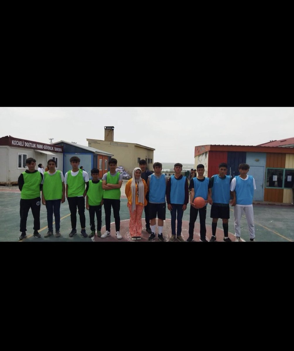 CanikCpal's tweet photo. Gençlere armağan, 19 Mayıs Atatürk’ü Anma Gençlik ve Spor Bayramımızı şiirler, günün anlam ve önemini belirten konuşmalar, jimnastik gösterisi, futbol ve basketbol maçları eşliğinde büyük bir coşku ile kutladık.. 🤍🇹🇷🤍 https://t.co/EGcNUdUGZ4
