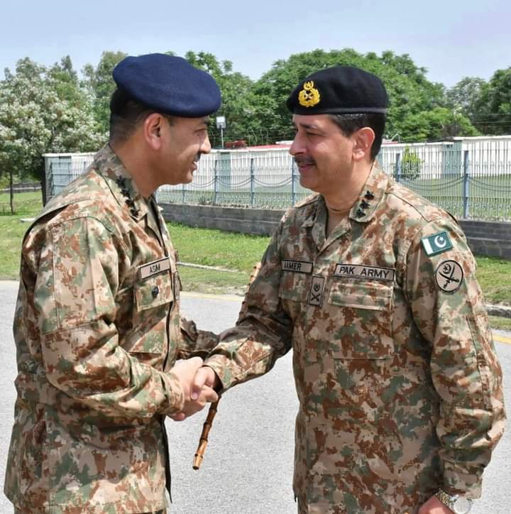 اگر عالمی اسٹیبلشمنٹ موجودہ جرنیلوں کے خلاف بیان دے رہی ہے
 تو یہ ثابت ہوگیا کہ اسوقت پاکستان محب وطن جرنیلوں کے ہاتھوں میں ھے 🇵🇰