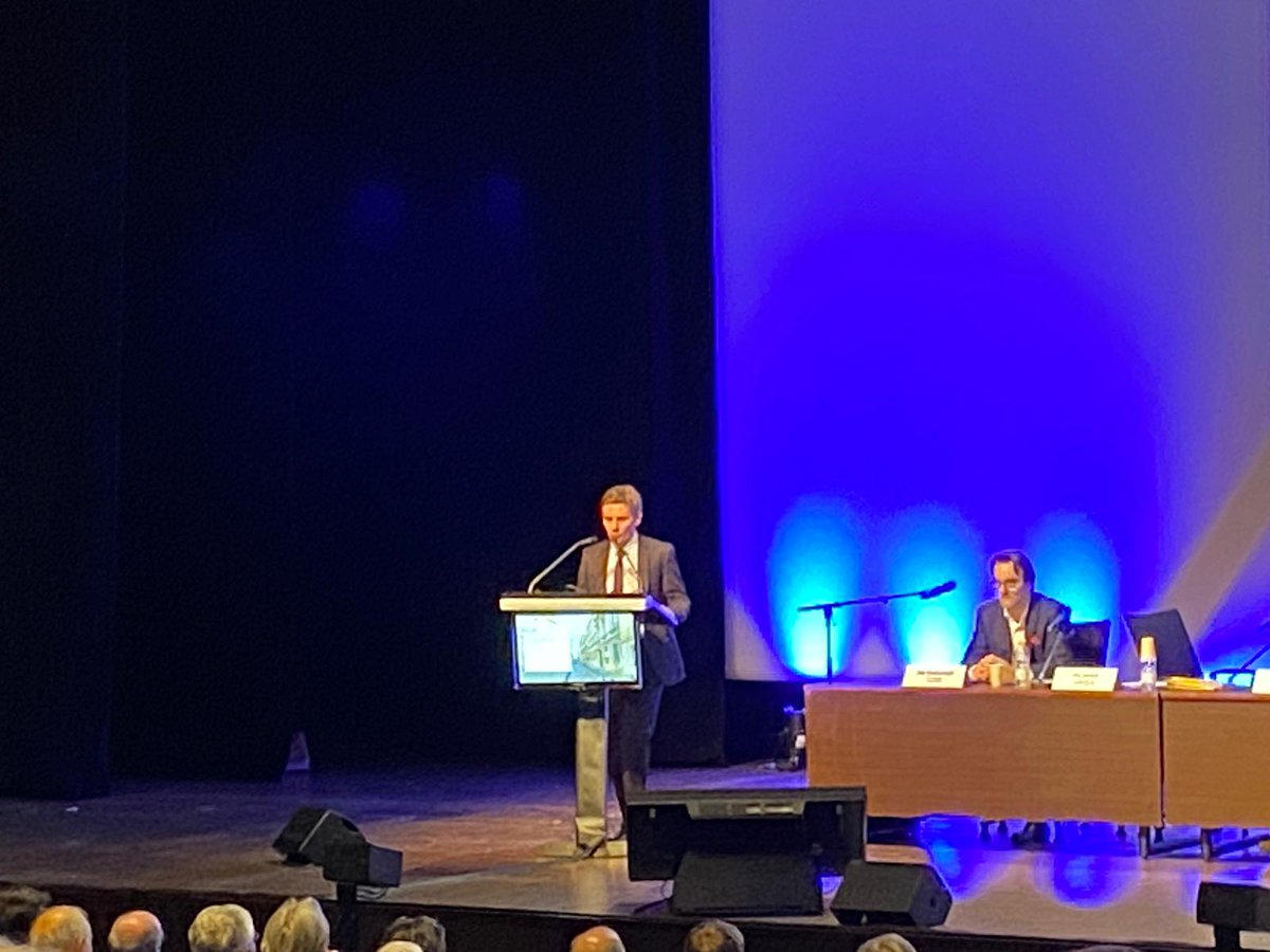 notaires33's tweet image. Le mercredi 17 mai a eu lieu l’assemblée générale des #notaires de la #compagnie girondine.

25 notaires nouvellement nommés ont prêté #serment.

Me Delphine DETRIEUX a été élue présidente de la Chambre pour 2 ans.