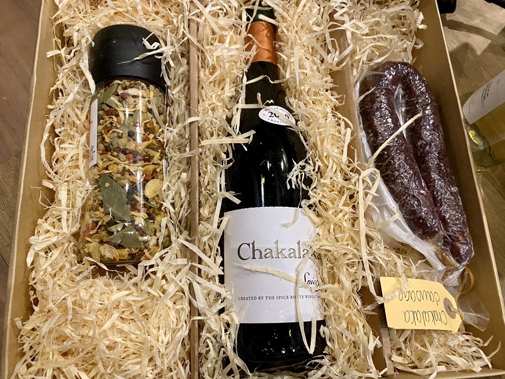 Monday’s show with <a href="/normangoodfello/">Norman Goodfellows</a>: the great Charles Back introduces the new <a href="/SpiceRouteWines/">Spice Route Wines</a> #Chakalaka, <a href="/degrendelwines/">De Grendel Wines</a> winemaker Morgan Steyn with a new <a href="/DurbanvilleWine/">Durbanville Wine Valley</a> vintage, and <a href="/NewmarkHotels/">Newmark</a> group sommelier Marlvin Gwese. Watch here: youtube.com/live/KEZJUpQk6…. #DRLW