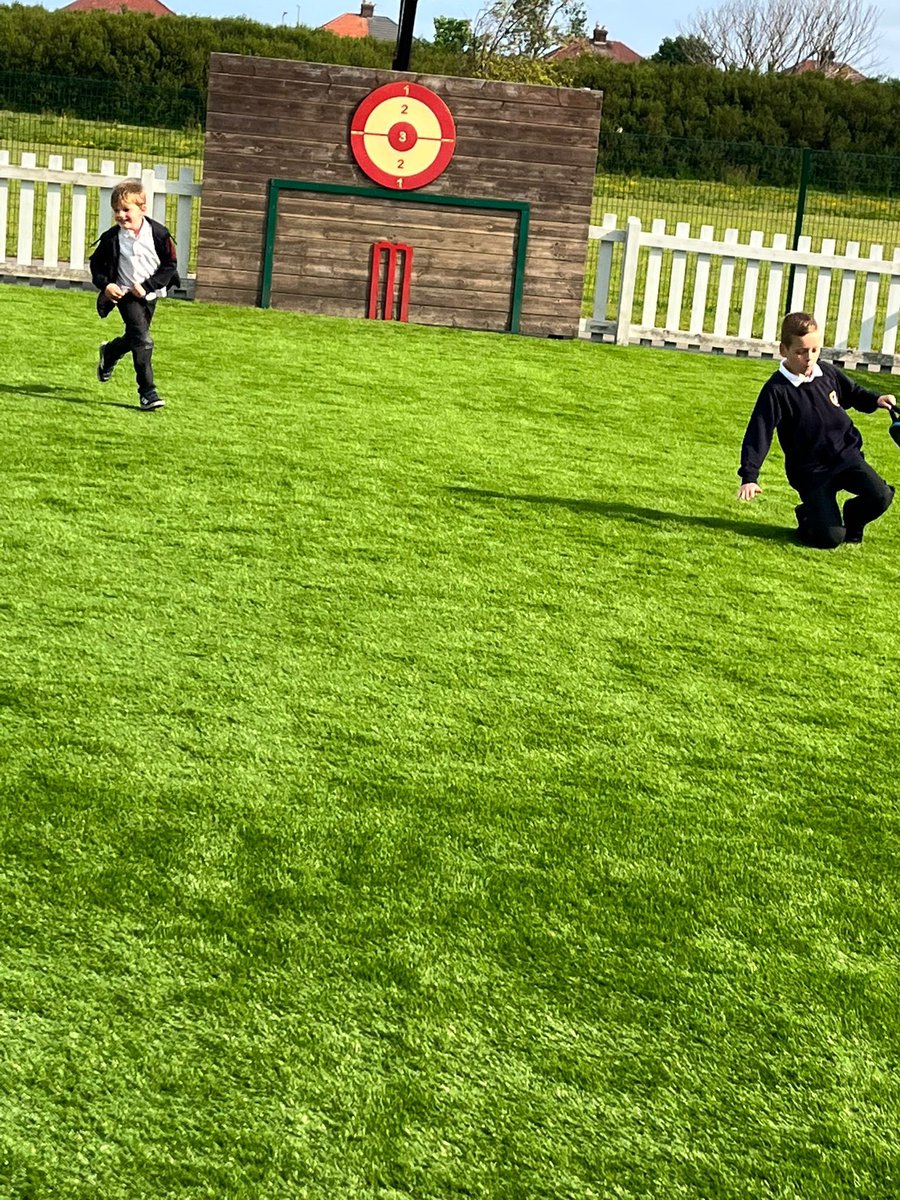 WeAreCastleway's tweet image. ‘Our school was already good enough but it just keeps getting better.’ What a response from one of our children this morning as they ran straight over to our new artificial grass pitch! #WeAreChanging #WeAreGrowing #WeAreCastleway
