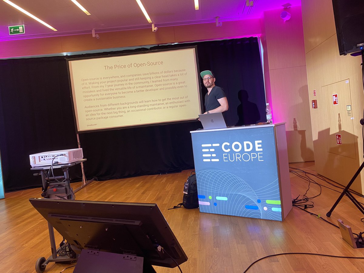 totollygeek's tweet image. We start off with @matkoch87 talking about what is the price of open-source software at @code_europe 
#CodeEurope23