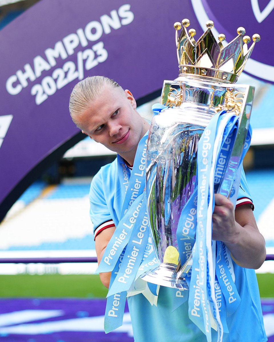 What's Erling thinking here? 🤨

#UCL