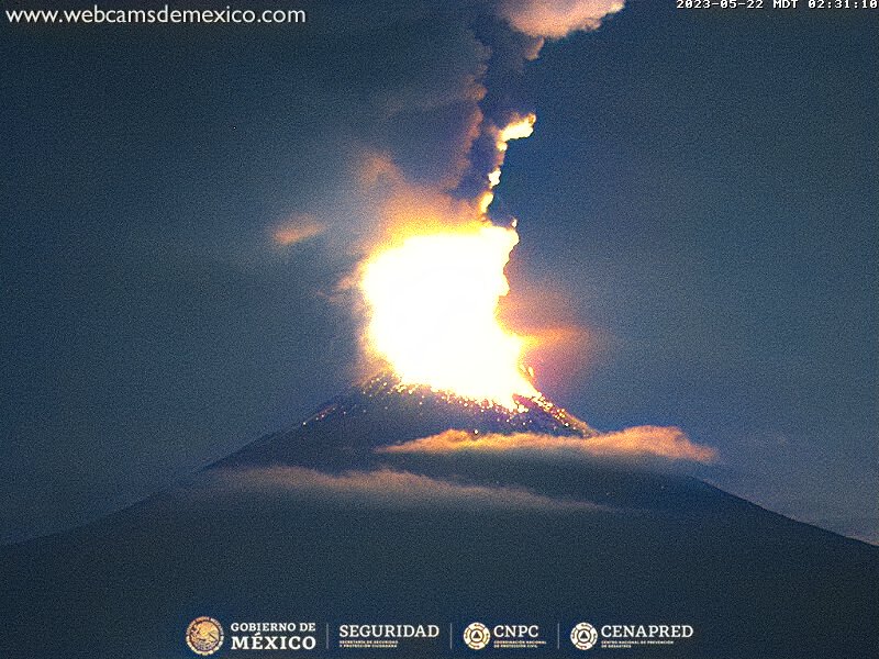 SasslaMx's tweet photo. 🌋 Impresionante e importante actividad del #Popocatépetl esta noche.

Estas son algunas imágenes del volcán durante la madrugada del 22 de mayo 2023.

Semáforo de Alerta en:

🚦🟡 Amarillo Fase 3 🟡🚦

Nota: Imágenes procesadas a color artificialmente. https://t.co/eYaVyHPKMy