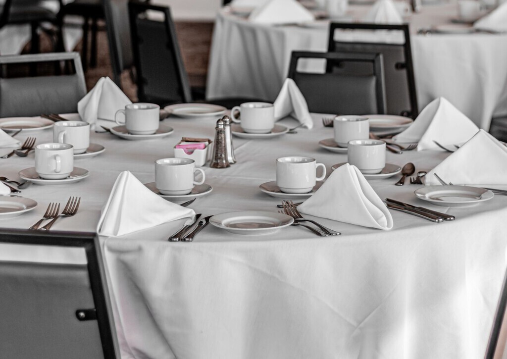 Comunión con embutido del super: ocho familias se quedan sin banquete en Algete (Madrid) tras pagar cada una 5.000 euros #gastronomia #recetas