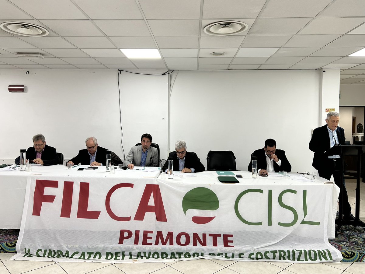 CislPiemonte's tweet photo. L’attualità politico-sindacale e il bilancio 2022 al centro del Consiglio generale Filca in corso all’hotel Gallia di Pianezza, a #Torino, con i segretari generali regionale e nazionale @FilcaCisl, Campana e Pelle e il segretario Cisl Piemonte, Ferraris 
@FilcaCislTorino https://t.co/ry8XGTasV5