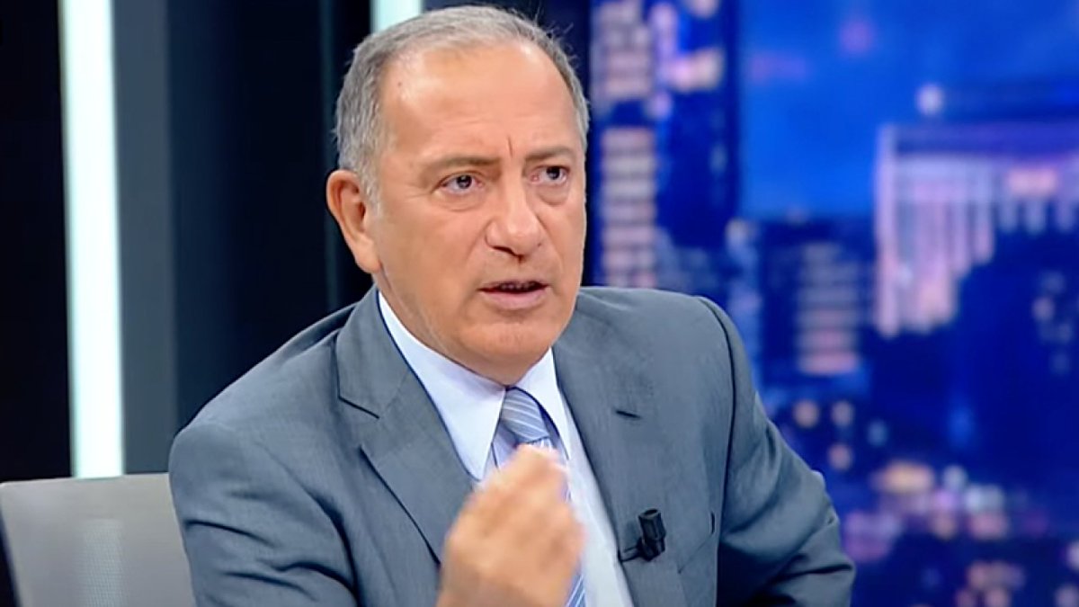 Fatih Altaylı:

"Tribünlerde Hizbullah Terör Örgütü aleyhine bağıran Fenerbahçe taraftarı, Futbol Federasyonu  tarafından PFDK’ye sevk edilmiş.

Yuh artık!

Bu tezahürat PKK için yapılsaydı ve TBMM’de PKK istemiyoruz denseydi de PFDK’ye sevk edecek miydiniz! Tabii ki,