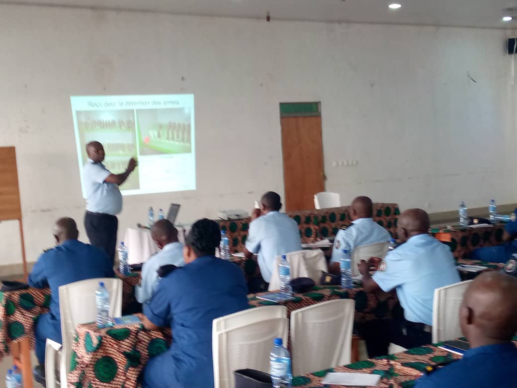 CDesarmement's tweet photo. Du 16 au 18 Mai 2023, à GITEGA KIRIMIRO HILL LODGE, la CNAP a organisé un atelier de formation et de sensibilisation des Officiers chargés de l'Administration et de la logistique sur la gestion et la sécurisation des stocks d'armes et de munitions de l'Etat. https://t.co/v4YSCeaSg0