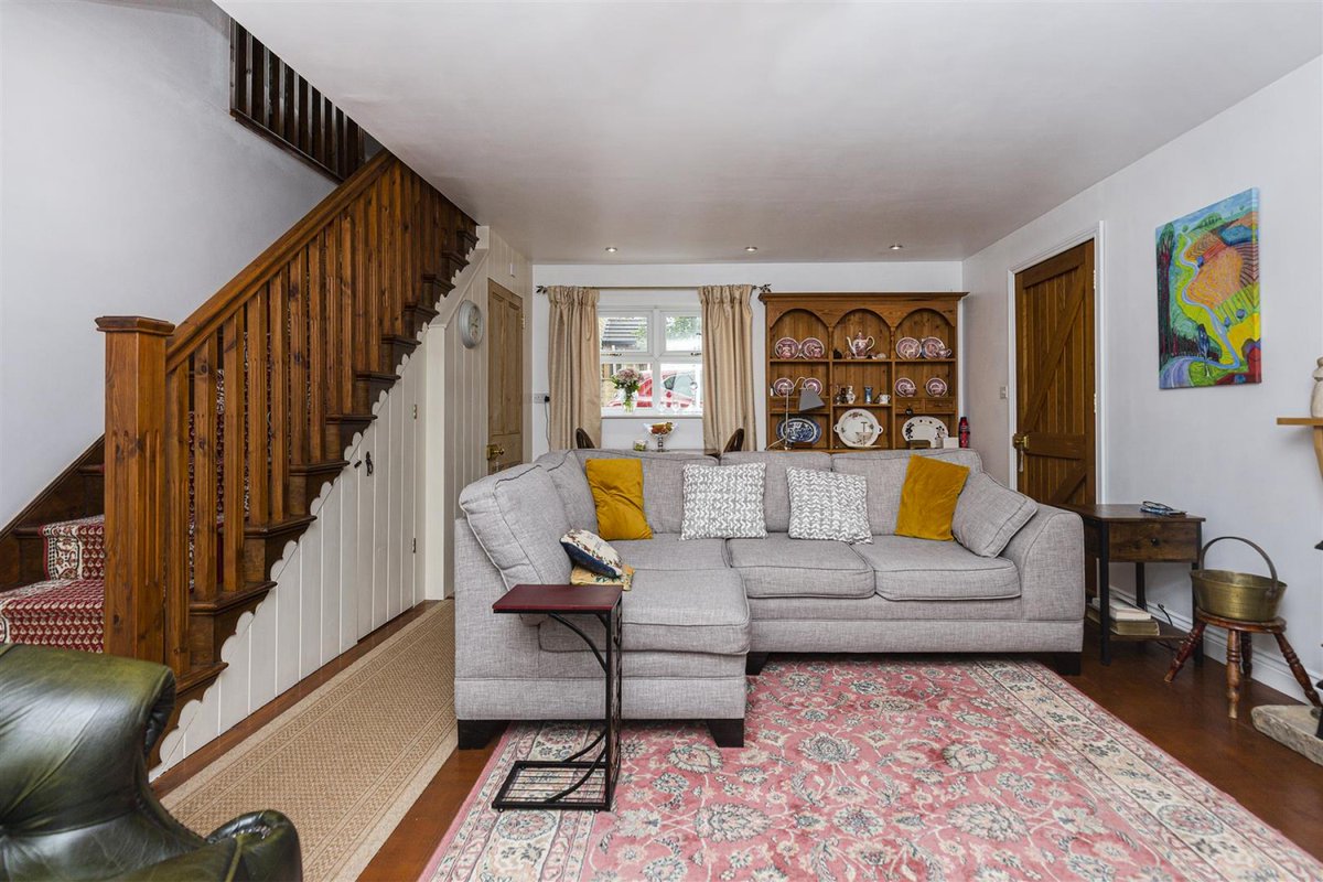 BramsCommercial's tweet photo. 🏡2 Bed end terrace for sale
📍Springfield Terrace, Emley
👉£210,000

▪️BEAUTIFULLY PRESENTED COTTAGE
▪️MODERN FITTED KITCHEN AND BATHROOM
▪️OFF ROAD PARKING TO THE FRONT AND REAR
▪️IDEAL FOR THE FIRST TIME BUYER OR DOWNSIZER ALIKE

https://t.co/s2jlgcHJtk https://t.co/BvWtSw6DXd
