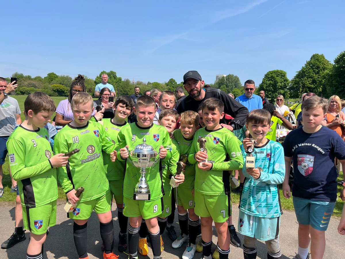 Paultickle21's tweet image. What a season these boys have had from finishing 9th last year  on the Sunday and bottom on the Saturday won the league Saturday runners up on the Sunday and won the cup so proud of all the boys they’ve put the work in and it’s really paid off up the warner green machine 🏆🏆
