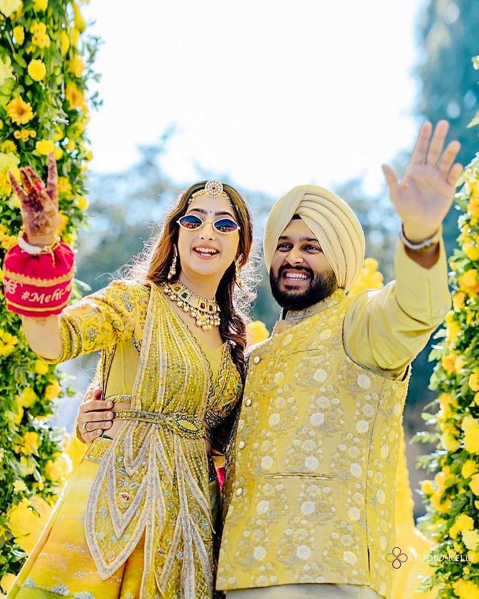 zoopgo's tweet photo. Two Hearts Beat in Unison💕
Love is in the air!  The couples manifest amorousness and fantastical love in every click.

Use @zoopgo and #zoopgo to get featured!

#weddingphotography #indianwedding #indianbride #punjabiwedding #bridalmakeup #bridetobe #zoopgobride https://t.co/wzu6Q9rGub