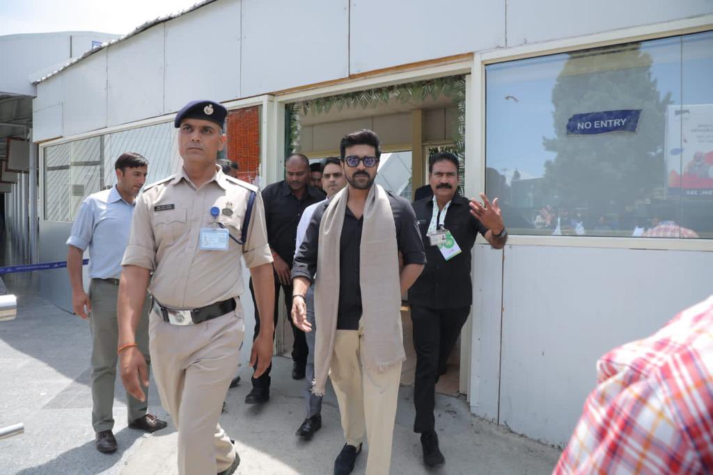 Trends RamCharan ™ tweet media