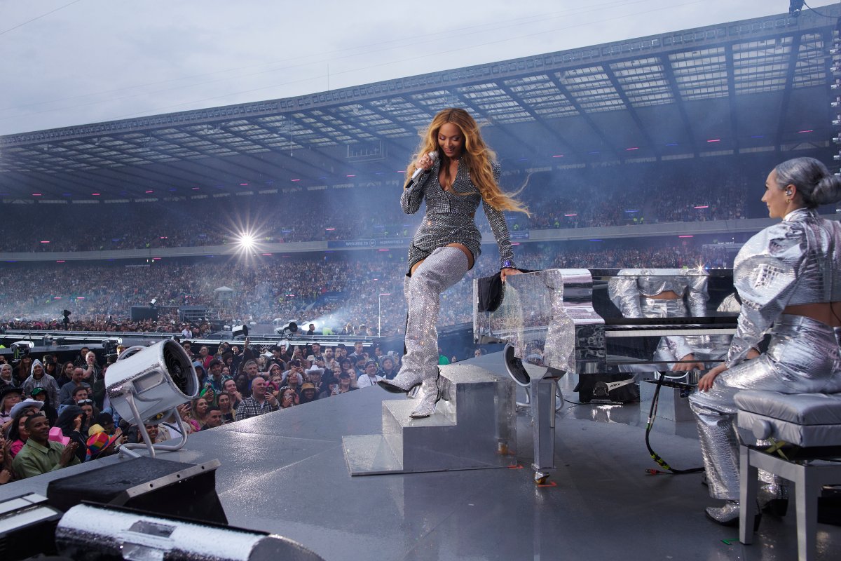Scotlandteam's tweet photo. An incredible night at BT Murrayfield as the #RENAISSANCEWorldTour came to Edinburgh on Saturday 🤩🏟️ https://t.co/slfyrjsjO2