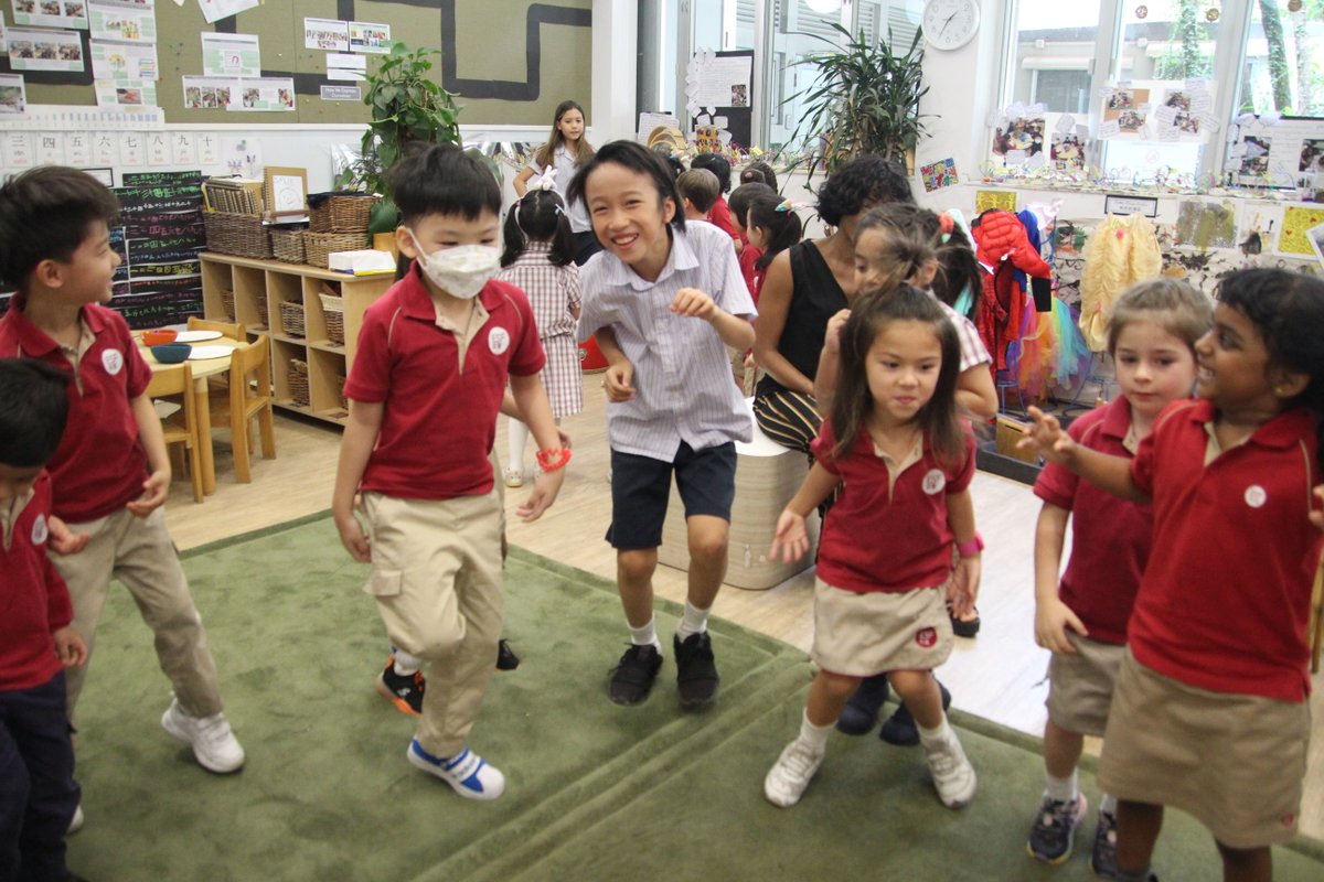 ESFAbacus's tweet photo. The children at Abacus enjoyed having some of Beacon Hill School's Year 6 come in and share their love of drumming and dancing. A great opportunity to connect with other schools and for students to be the teachers! #ESF #howweexpressourselves #agenticlearners https://t.co/uxJxcUdVAR