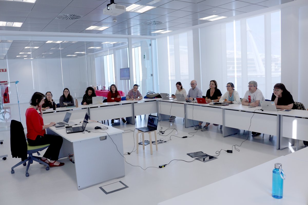 LCATMon's tweet photo. La 4ª edición #TeachAndFly #MelanogasterCTF #CienciaCiudadana @GonzalezLab_BCN @LCATMon  ha sido un éxito!
Gracias al profesorado de #Granada #Baza #Tomelloso #Asturias #Madrid #Catalunya #Zaragoza #Valencia #Alicante por su entusiasmo y @etopia_  @FECYT por su valioso apoyo
1/4 https://t.co/Vv5h8Itdmd