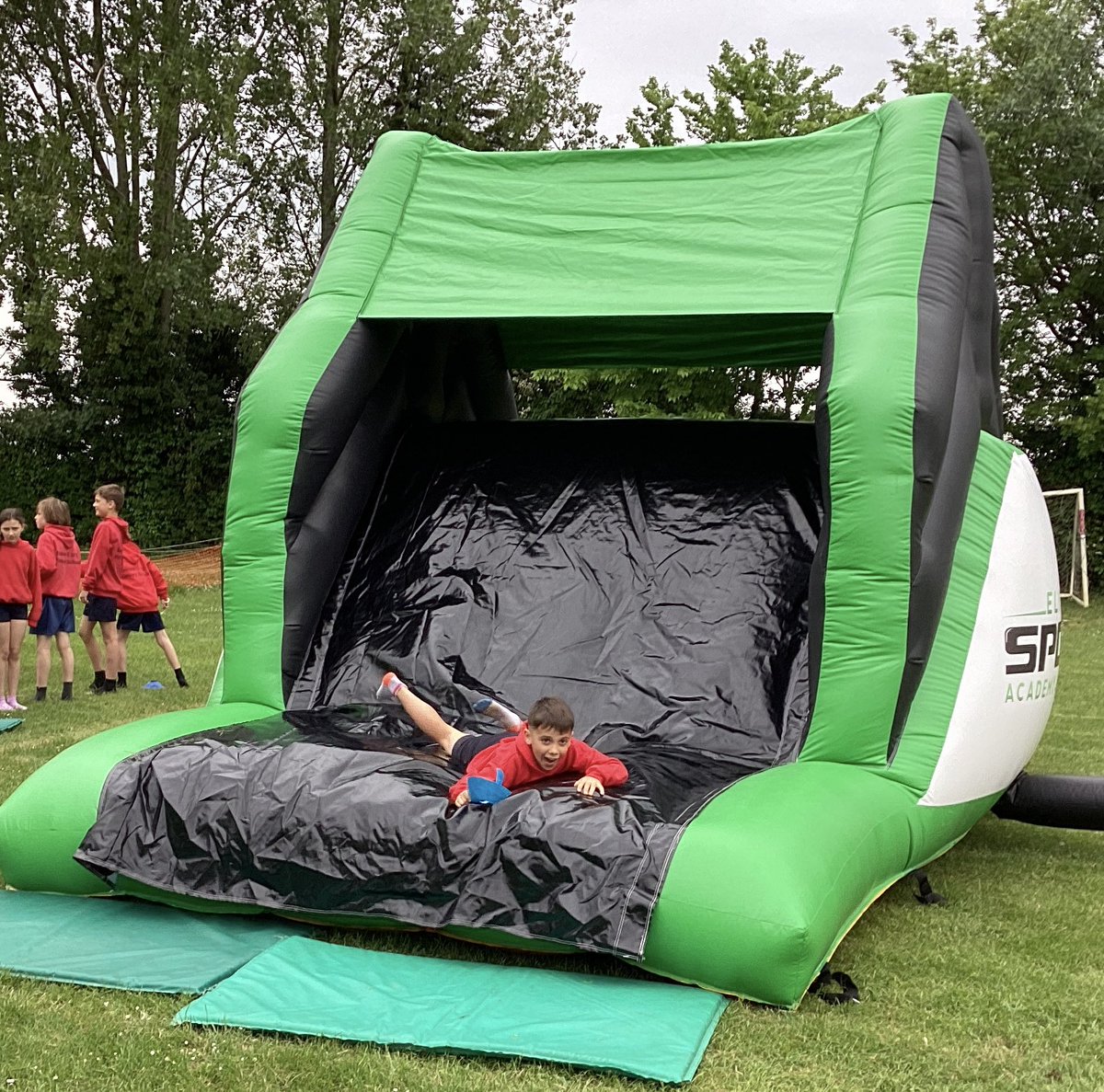 MrsGEpps's tweet photo. And we’re off! Baston Sports Week has begun @Bastonceprimary. Cricket from Emily Hill @LincsCricket and yoga, archery and an inflatable obstacle course from @EliteSportAcade A huge thank you to our wonderful PTA @BastonPta for such a generous donation. https://t.co/VYpnsyzPQg