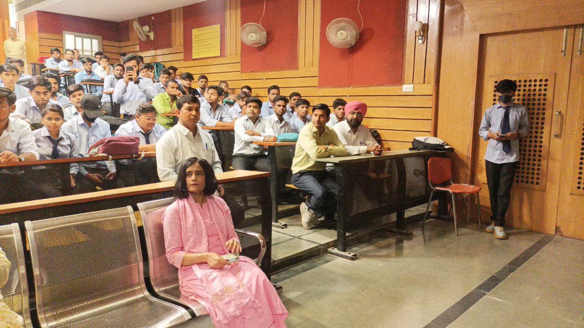 AnandCampus's tweet photo. Anand College of Pharmacy, SGI, Agra organized a guest lecture on the topic “Empowering Minds &amp; Inspiring Future’’ by Prof. (Dr.) R.K Upadhyay, Director, Hindustan College of Science Technology (HCST), Farah, Mathura.

#Hindustancampus #Anandcampus #shardagroup #SGI #pharmacy https://t.co/ho0HsDBu0n