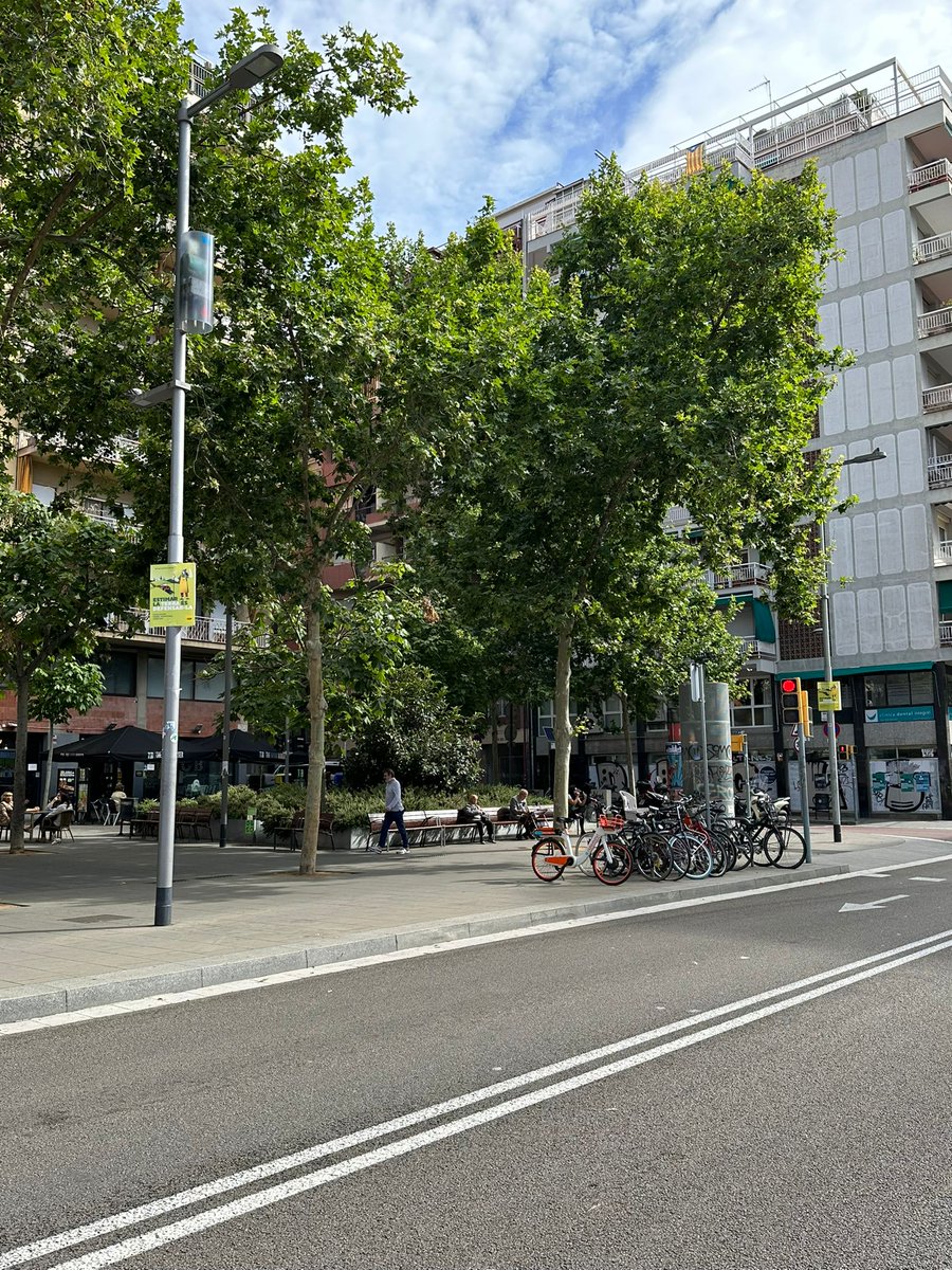 FNCBarcelona's tweet image. ATENCIÓ: Denunciem a la JE de Barcelona que la @CUPBarcelona @CUPLesCorts ha substituït les nostres banderoles per les seves al tram que teníem concedit a l&apos;Av. de Madrid entre els carrers de Galileu i Numància.📝

No ens estarem de braços plegats, les tornarem a col·locar! 💪