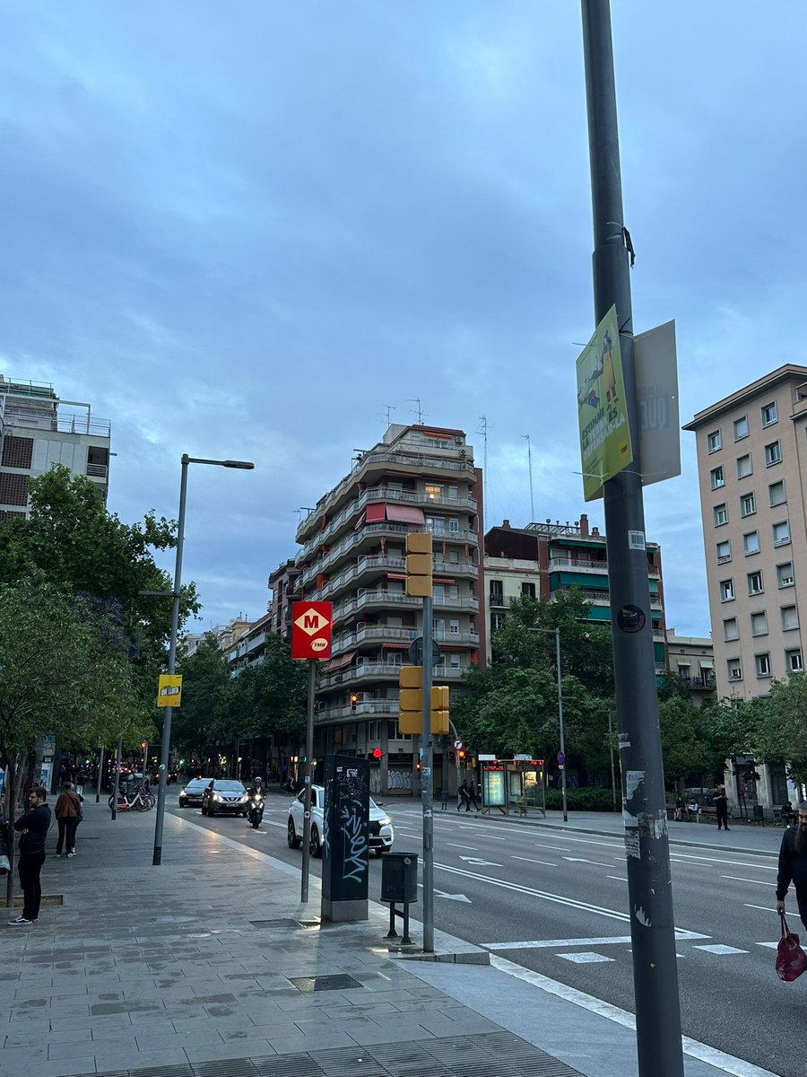 FNCBarcelona's tweet image. ATENCIÓ: Denunciem a la JE de Barcelona que la @CUPBarcelona @CUPLesCorts ha substituït les nostres banderoles per les seves al tram que teníem concedit a l&apos;Av. de Madrid entre els carrers de Galileu i Numància.📝

No ens estarem de braços plegats, les tornarem a col·locar! 💪