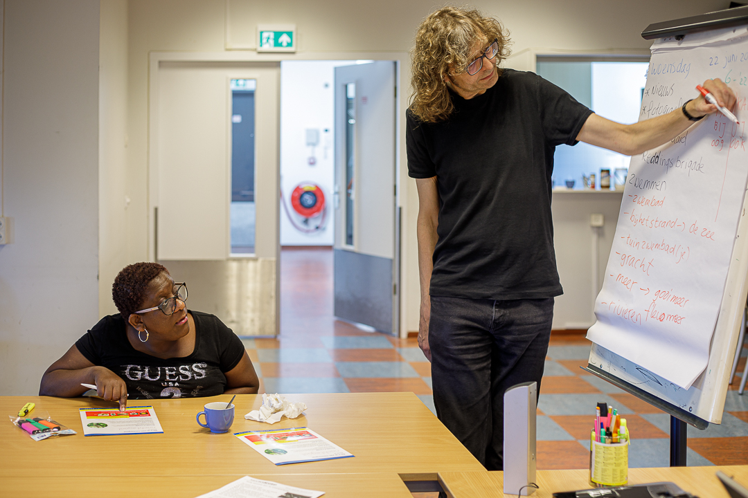 Pragoschool's tweet photo. Ziektevervanging: we zoeken met spoed een tijdelijke #docent in Arnhem die onze cursisten eens in de week les kan geven in #basisvaardigheden: lezen, schrijven, rekenen en digitale vaardigheden.
https://t.co/ugjrKi30DP
#vacature #onderwijs #laaggeletterdheid #LVB #arnhem https://t.co/VugPOnfDUk