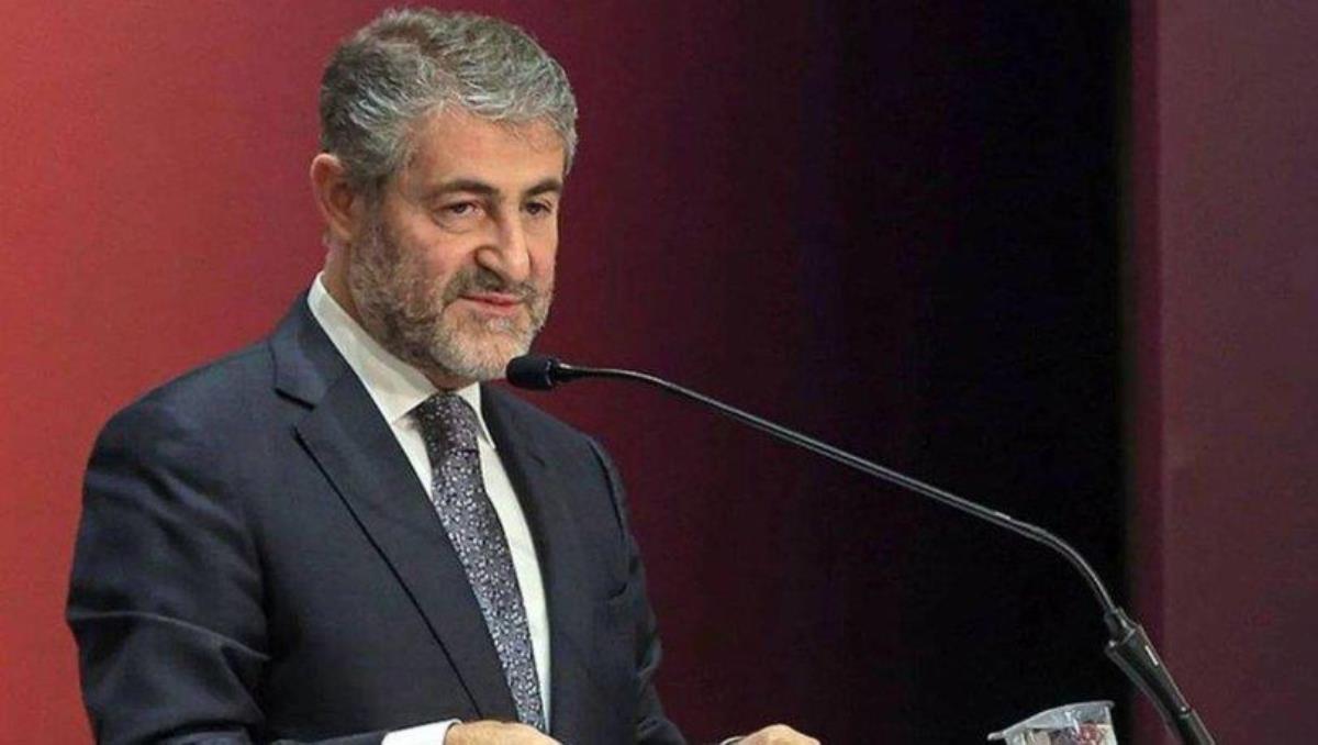 yirmiucderece's tweet photo. Nureddin Nebati ekonomideki sorunlar için muhalefeti suçladı, muhalefete hakaretler yağdırdı:

"Ülkemizde, şimdiye değin taş üstüne taş koymamış olan muhalefet, onun hem yurt içi hem de yurt dışındaki saz arkadaşları ve içimizdeki beyinsizler seçim sonuçlarına etki edebilmek hesabıyla bir süredir sistematik bir şekilde ve histerik bir ruh haliyle ekonomimize saldırmaktadır.  

Bu kötü niyetli oy avcılarını, bu felaket tellallarını, kişisel menfaatleri peşindeki bu ithal reçete meraklılarını gerçeklerin sert tokadıyla kendine getirmek artık şart olmuştur."