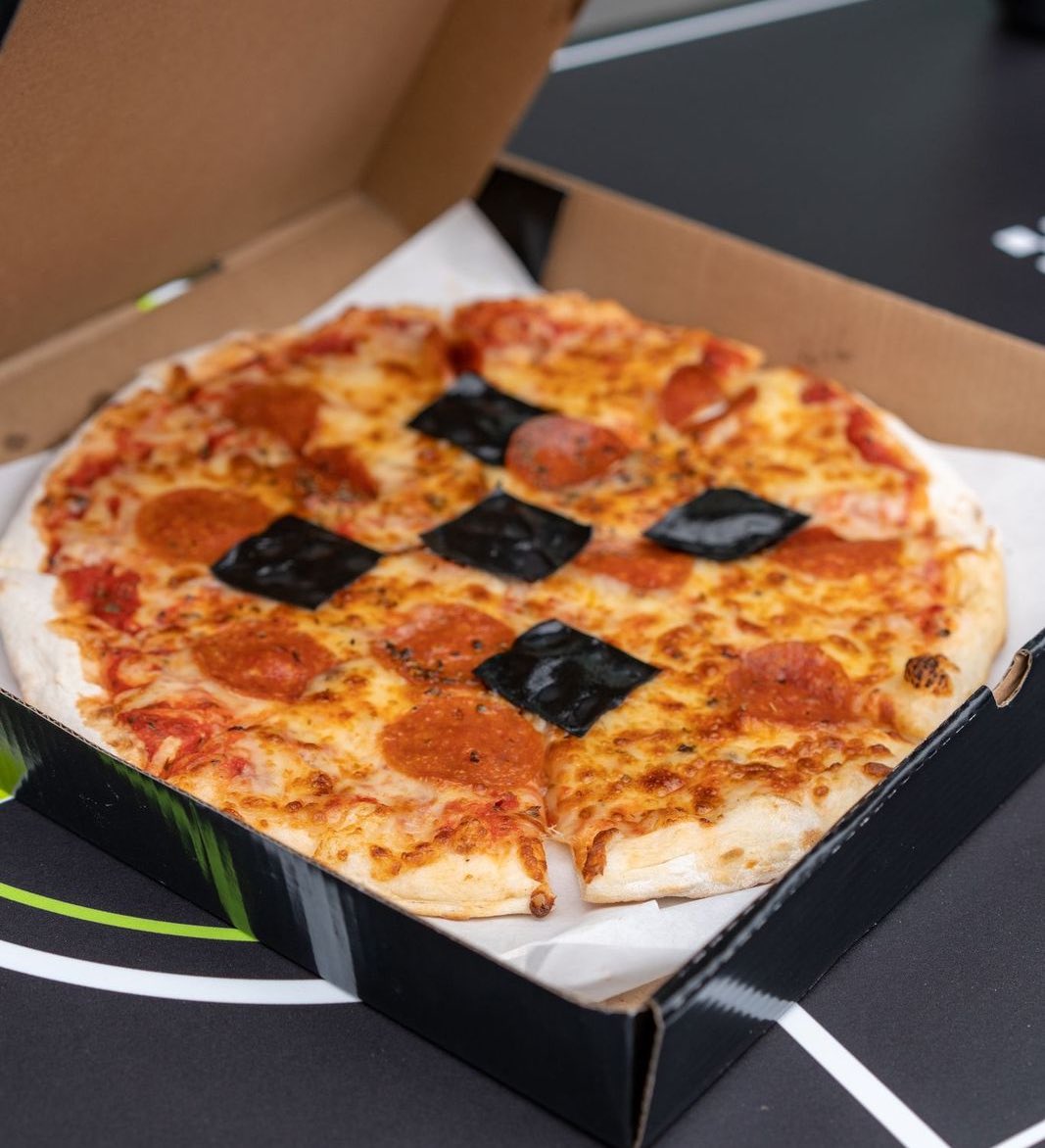 Phyrex_Ni's tweet image. 披萨节对于币圈的小伙伴来说，代表的 并不是披萨本身，而是对于 #BTC 价值的致敬。吃披萨拿大饼才是王道。

想来今天吃披萨的小伙伴不少，但大饼还没听说有人送，这不OKX『比特币披萨节』就“财大气粗”送BTC来了，目前是会送出0.005 BTC，但如果达到要求可以膨胀一倍。

和OKX一起，致敬比特币生态！…