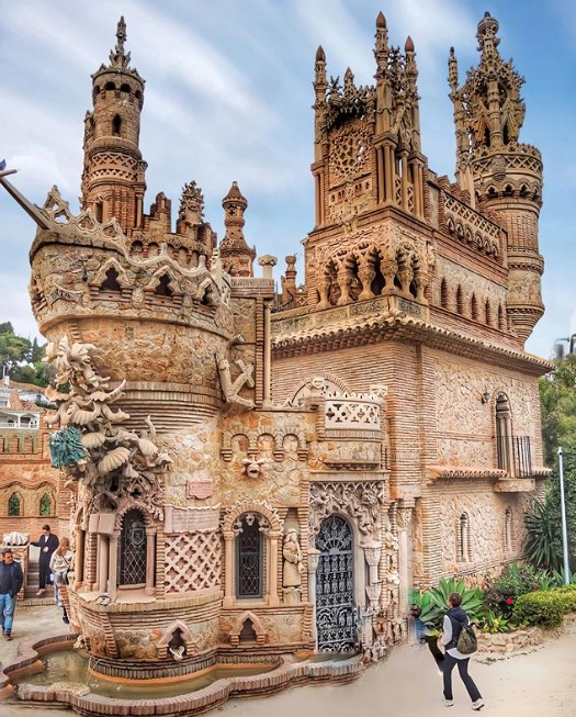 Rafael62216298's tweet photo. Castillo de Colomares, Benalmádena (Málaga) https://t.co/irPpd0Lkwh