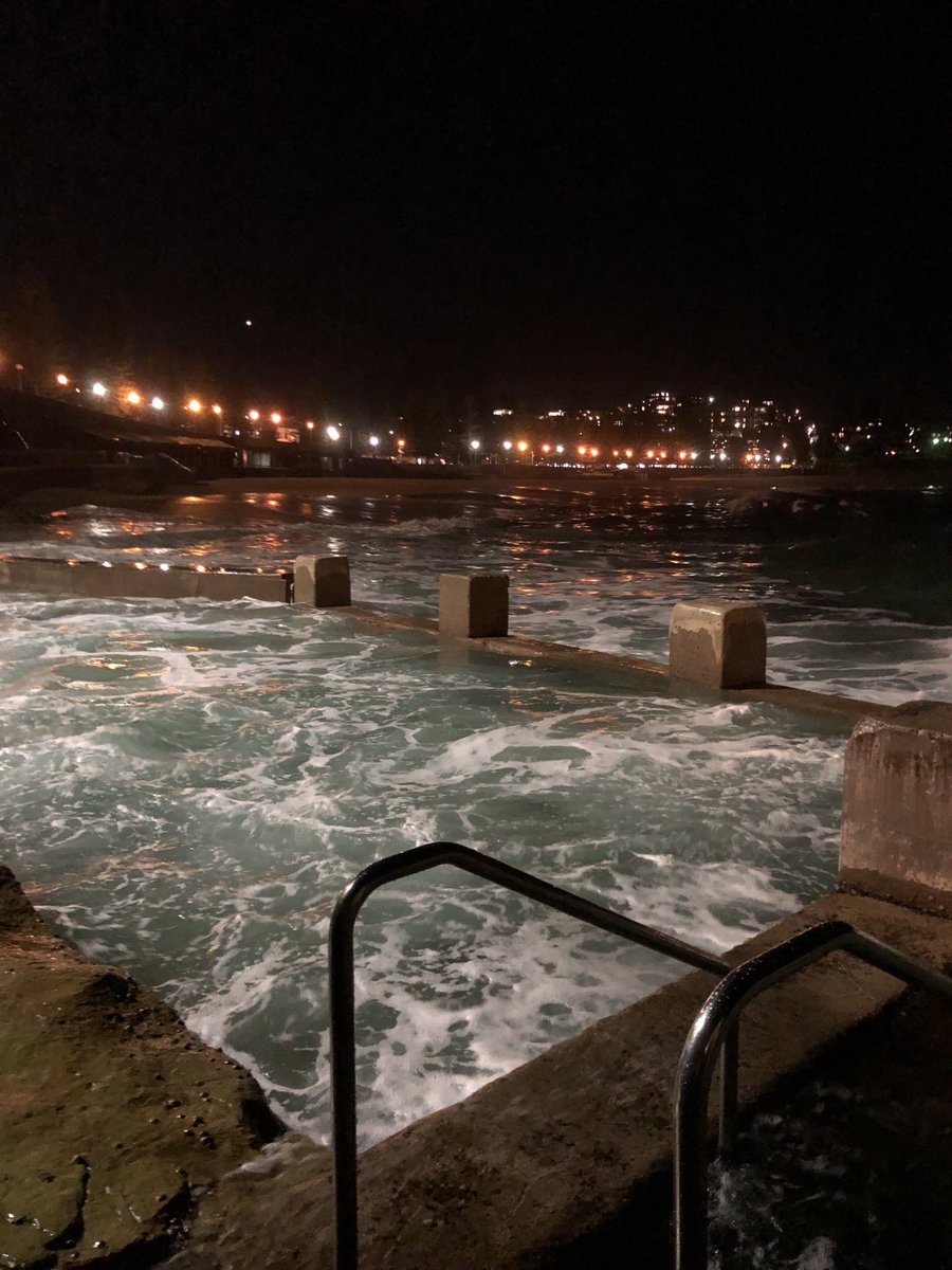 pyrmontvillage's tweet photo. Coogee Pool was a bit crazy tonight โฆ.#QuickDip #Sydney https://t.co/doatXzyBaY