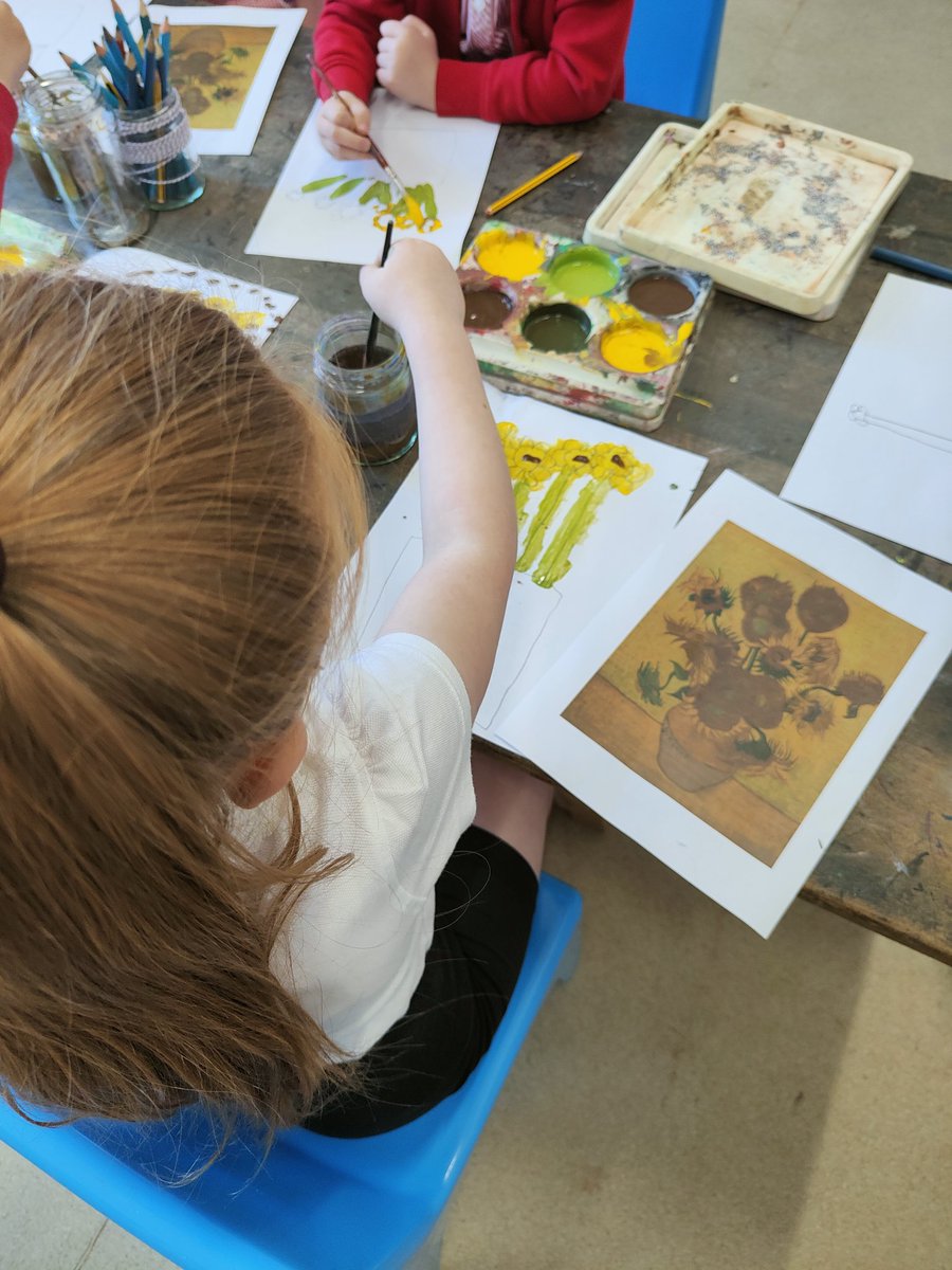 Holtonprimary's tweet photo. Reception are exploring the work of Van Gogh as we continue to grow our own sunflowers ๐ป We are carefully sketching our designs before mixing the colours that we need to use ๐จ #HPSReception #HPSExpressive https://t.co/9m9lMftw5C