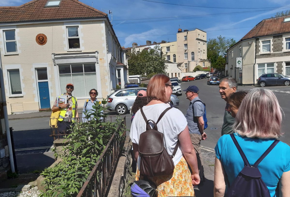 We joined the 'Bedminster in Bloom' walk as a part of @briswalkfest last weekend. A lovely walk in the sunshine admiring the front garden displays of Bedminster.🌼 bristolwalkfest.com/events/ #WalkThisMay