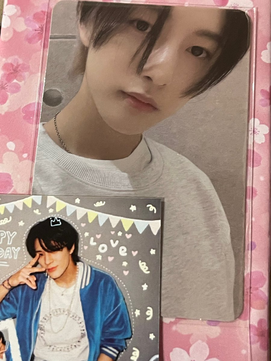 flvvrinx's tweet photo. ♡ ꒰ #heartspackages ꒱ ⟡ ꒰ #TYproofs ꒱
GUESS WHAT CAME IN THE MAIL TODAYYY _>\[+\ seller is very kind and accommodating !! the freebies are SO CUTE OMG Σ(°ロ°) love it so much !!! i have officially adopted renjun café >///< thank you ate zee 💗 https://t.co/jTtpuFfFrK