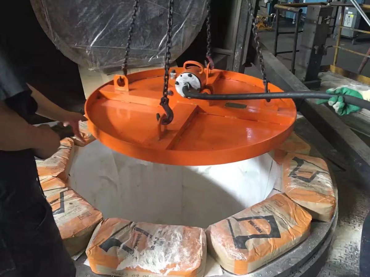 MF_furnace's tweet photo. HUAXIN induction technology
Pneumatic furnace lining building machine
we can customize according to your needs follow your furnace
the best quality, we supply 2 year quality Warranty
If need, contact us
Whatsapp: +86 13385368315
Web:https://t.co/HiqxJd40W8 https://t.co/PoiqPQdIui
