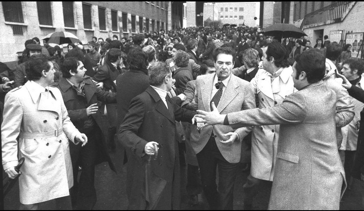 Apndp's tweet photo. Ferve ancora il caso #roccella. Che dire di altro? Evocare Luciano #Lama tirato giù dal palco nel 1977 all’università di #Roma da #autonomiaoperaia?
Chiedersi se a ruoli invertiti la contestazione da destra fosse stata contro Laura #Boldrini, che sarebbe successo? Passare oltre? https://t.co/SB8dTYh9jl