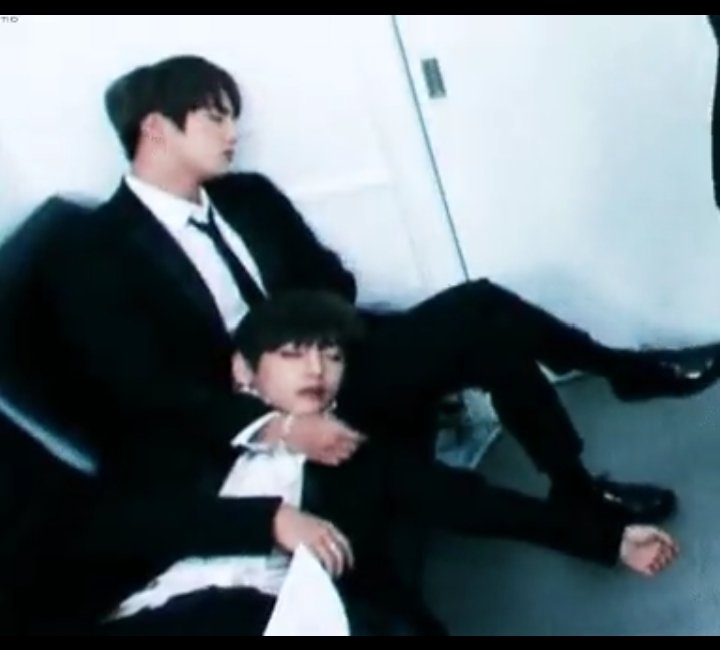 Debasis04181773's tweet photo. @_moontaejin_ 🤭 https://t.co/tjWV6k9Auw
