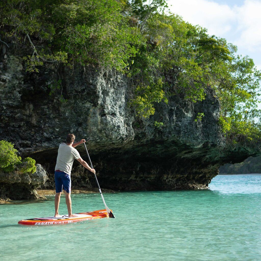 Always wanted to know what's around that corner there... get a SUP board and go explore 🤙🤗🤔😎
.
We feature a beautiful #sup #adventure and #touring chapter that shows you how to start with your first outings, but also how to progress to bigger and more challenging ones. L…