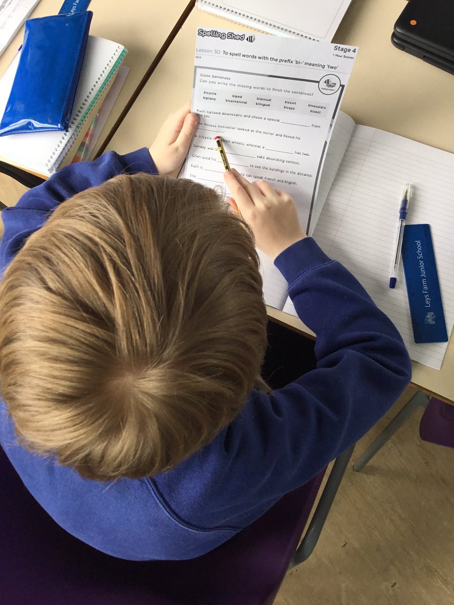 LeysFarm's tweet photo. Class 4W enjoying working on Spelling Shed activities this morning. We are making progress with knowing our syllables, phonemes and using our sound buttons. #LFJSEnglish #LFJSSpelling @edshed https://t.co/xAZdHJIHWJ
