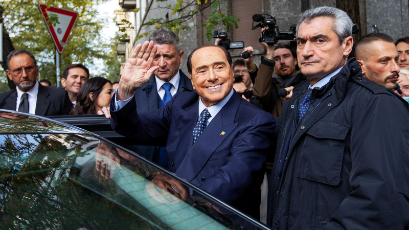 In una intervista al Corriere della Sera Silvio Berlusconi preme per stabilizzare il cuneo fiscale, insistere su flat tax e accrescere le pensioni minime. Sul suo futuro politico non ha dubbi: "Continuerò a esercitare appieno le mie responsabilità".

ildifforme.it/politica/berlu…