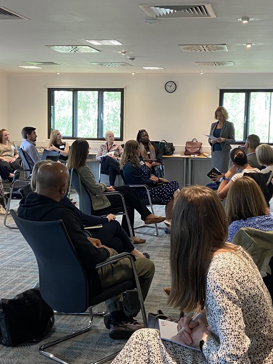 Sue Lads, NHSE Hospital pharmacy modernisation lead kicking off cohort 3 of CPPE Chief Pharmaceutical Officers pharmacy leadership development programme with her leadership story <a href="/cppeengland/">CPPE</a>  <a href="/RichardCattell1/">Richard Cattell</a>