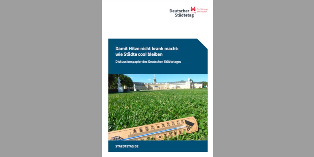 Kommunaler #Hitzeschutz #Hitzevorsorge: #Extremtemperaturen &amp; #Hitzewellen werden weiter zunehmen – insbesondere in den #Städte|n. Der Deutsche Städtetag hat vor diesem Hintergrund ein #Diskussionspapier beschlossen. Hier zu finden 📖: 
▶️staedtetag.de/positionen/pos…