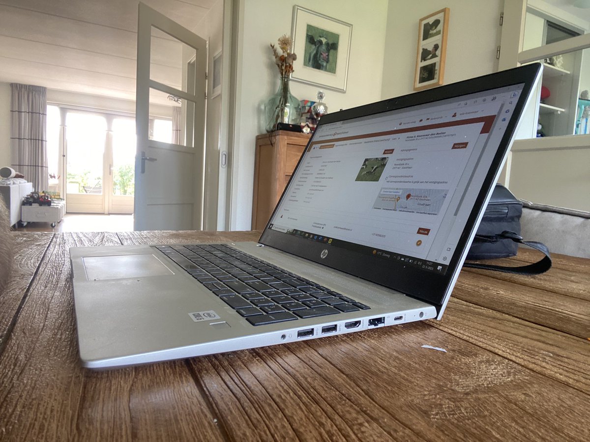 Een heuglijke dag vandaag (niet dus). Voor mijn HONDERDSTE digitale platform een inlog en wachtwoord gemaakt. Zowel voor privé als zakelijk, dat wel. Ik hou de inlogadministratie handig bij, maar zeker die platforms waar je zo handig je factuur kan downloaden zijn verschrikkelijk