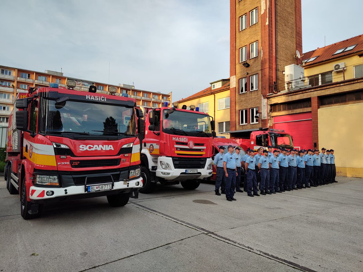 DPCgov's tweet photo. Da Slovacchia e Slovenia verso l'#EmiliaRomagna con mezzi e apparecchiature per il pompaggio delle acque.
Sono in viaggio i due team mobilitati grazie al Meccanismo europeo di #ProtezioneCivile.  Insieme siamo più forti 💪
#22maggio 
📷 #EuCivPro https://t.co/OJ1ymbYdDo